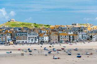 Belebter Strand von St. Ives