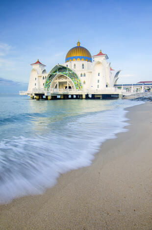 Masjid Selat Melaka 