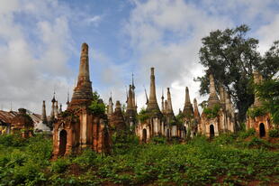 Indein Stupas 