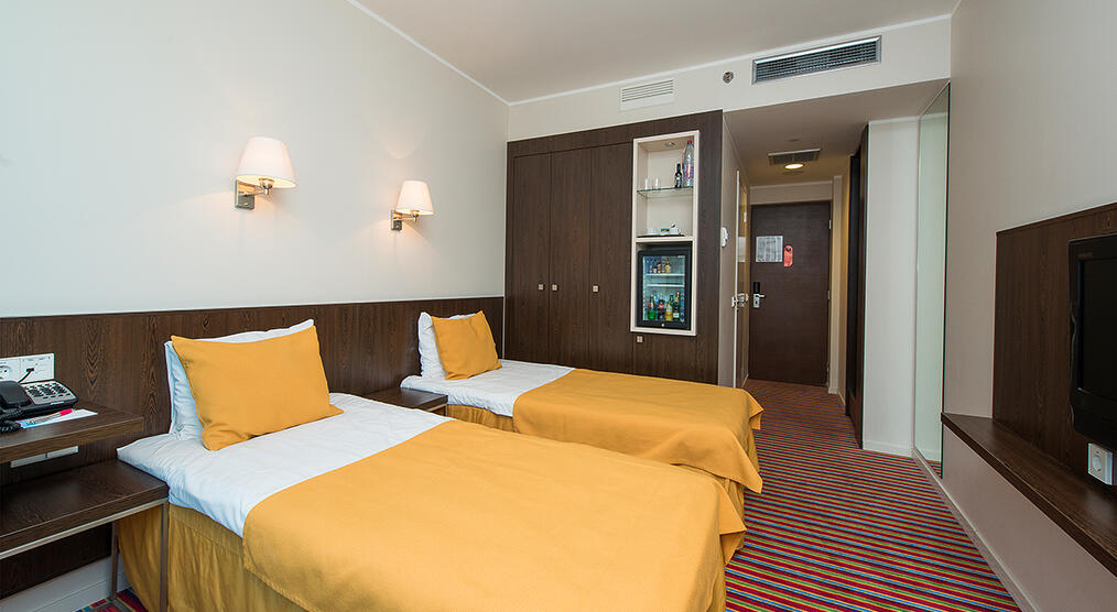 Zimmer Hotel Meriton Grand