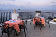 Hotelterrasse mit Meerblick