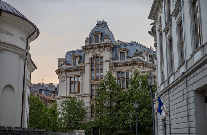 Blick auf Häuser der Altstadt in Bukarest 