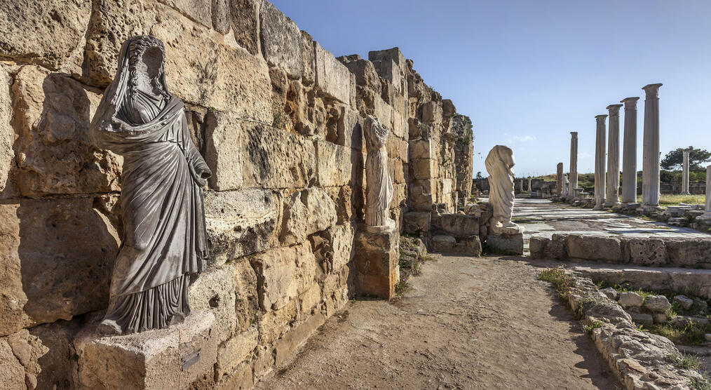 Salamis Statuen