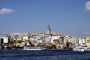 Blick auf den Galataturm in Istanbul