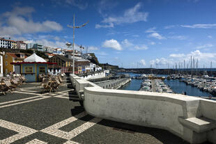 Hafen von Angra do Heroismo