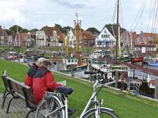 Radtour entlang des Greetsieler Hafens