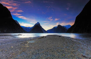 Sonnenaufgang am Milford Sound