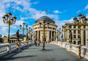 Kunstbrücke in Skopje