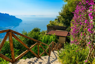 Ravello mit Blick auf die Amalfiküste