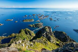 Blick über Henningsvaer