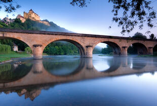 Castelnaud über Brücke 