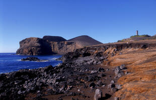 Vulkangebiet auf der Insel Faial 