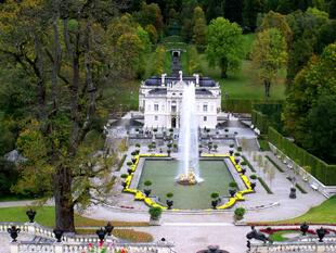 Schloss Linderhof im Herbst