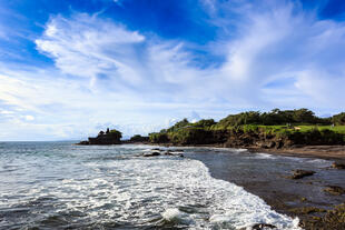 Blick auf den Tanah Lot Tempel