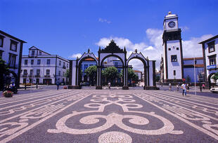 Stadttor auf der Insel Sao Miguel 