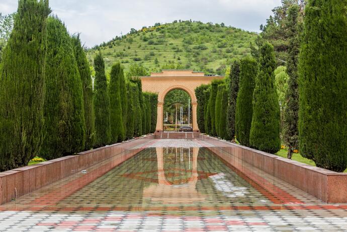 Spaziergang durch den botanischen Garten in Dushanbe 