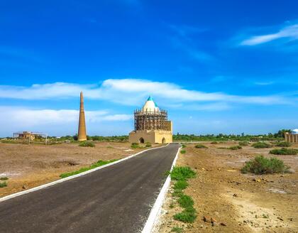 Sultan Tekesh Mausoleum und Kutlug Timur Minarett