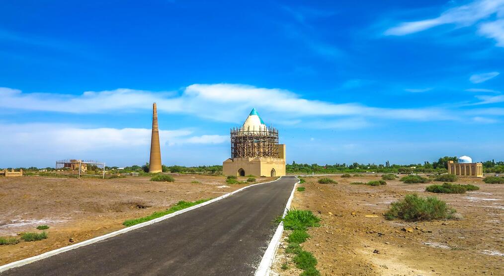 Sultan Tekesh Mausoleum und Kutlug Timur Minarett