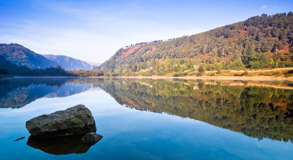 Glendalough Park im Gebiet der Wicklow Mountains