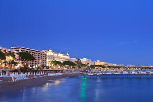 Cannes bei Nacht