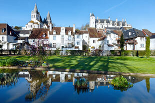 Loches