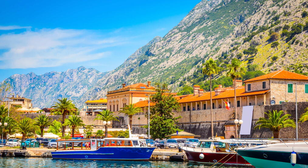 Hafen an der Altstadt von Kotor