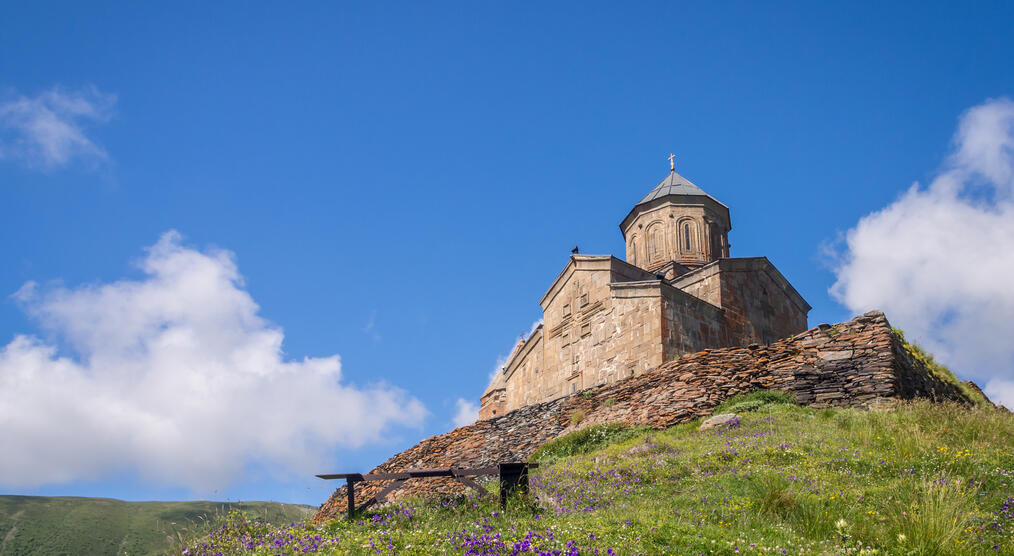 Blick auf die Gergetier Dreifaltigkeitskirche