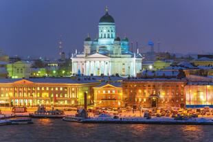 Dom von Helsinki bei Nacht