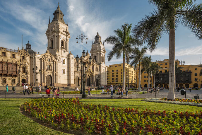 Kathedrale und Hauptplatz in Lima