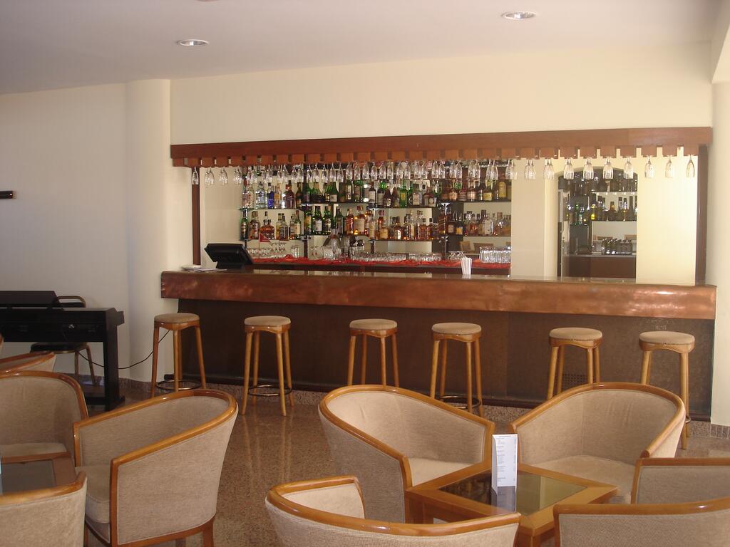 Bar Hotel Caravelas