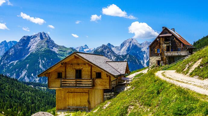 Hütten am Plumsjoch