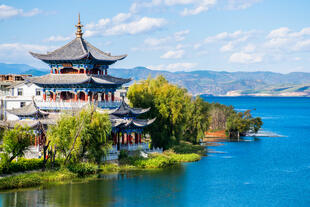 Sicht auf den buddhistischen Tempel in Dali 