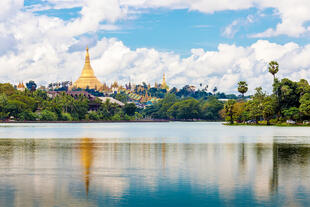 Blick auf die Shwedagon Pagode