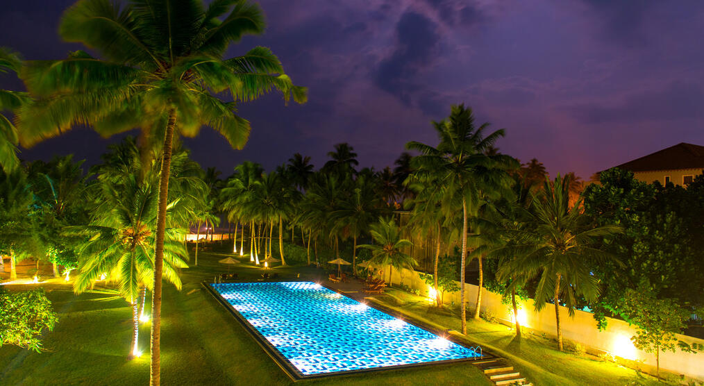 Swimming Pool bei Nacht