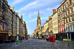 Blick auf die königliche Meile in Edinburgh