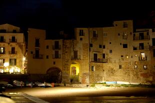 Cefalu bei Nacht