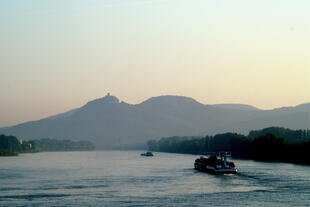 Siebengebirge; Blick vom Rhein