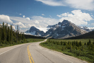 Straße in den Rocky Mountains