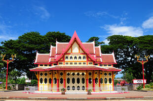 Pavillon am Bahnhof 