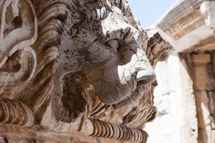 Antiker Löwenkopf in Baalbek