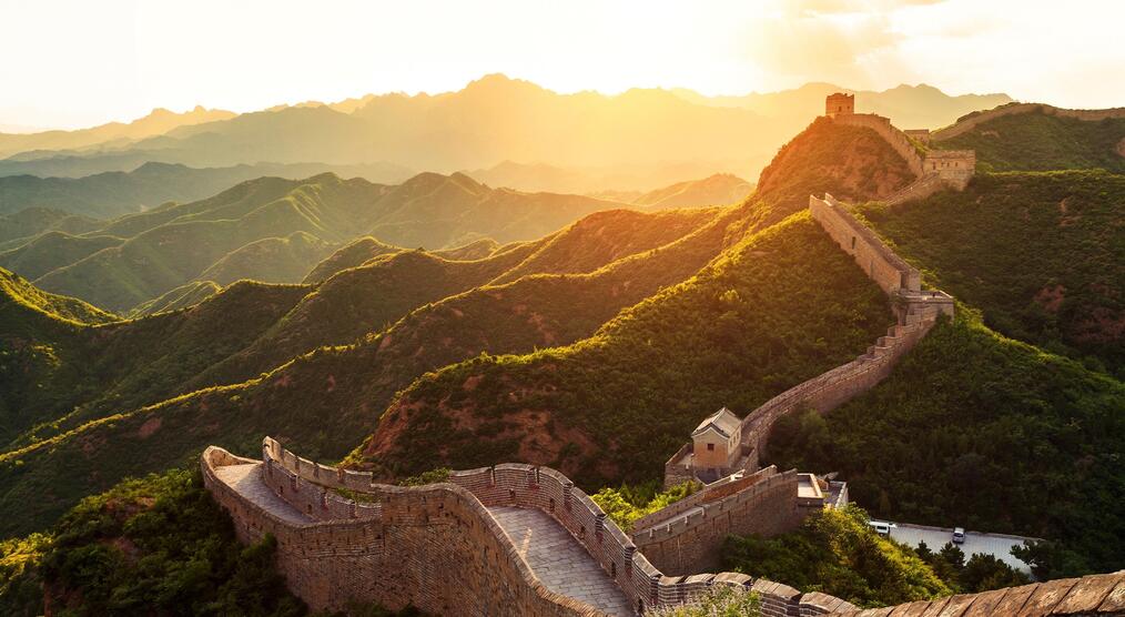 Die chinesische Mauer als Bildmotiv eines beliebten Fernreiseziels im Mai