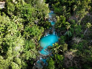 Cambugahay Wasserfälle auf der Insel Siquijor