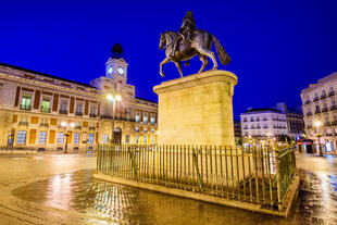 Puerta del Sol bei Nacht