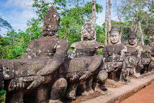 Statuen in Angkor Thom