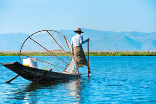 Einbeinruderer auf dem Inle Lake