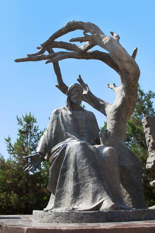 Skulptur, Gyanja Nizami Mausoleum