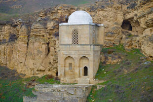 Diri Baba Mausoleum 