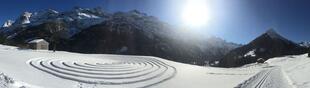 Panoramablick mit Kunst im Schnee