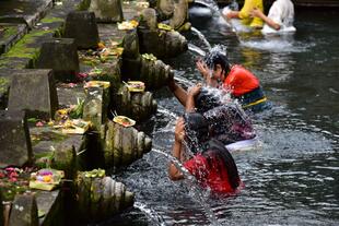 Zeremonie im Tempel Pura Tirta Empul