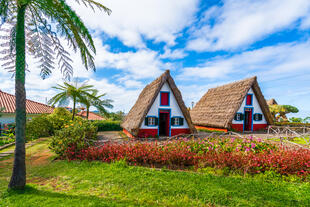 Casas do Colmo in Santana